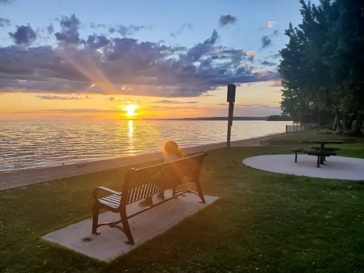 Hotels near Silver Beach Park