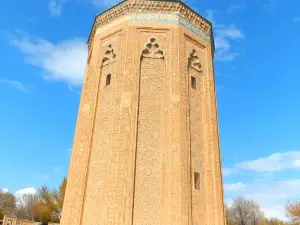 Mausolée de Momine Khatun