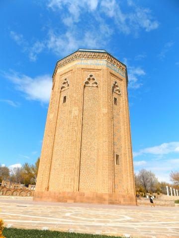 Momine Khatun Mausoleum