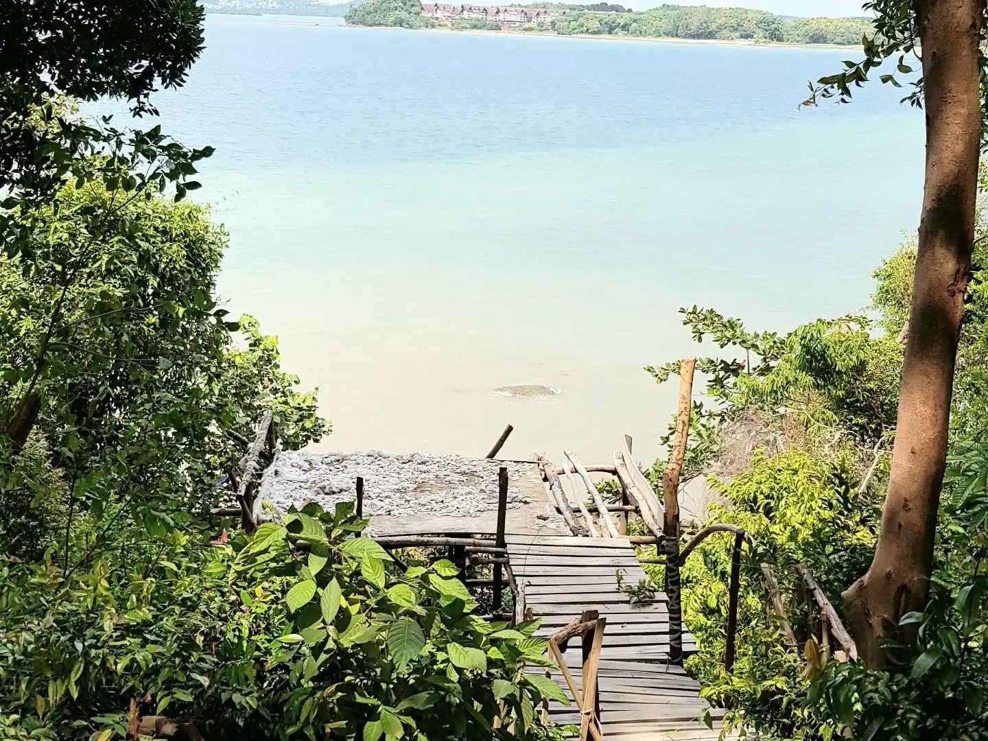 Hotels near Taman Wisata Habibie 1000 Tangga