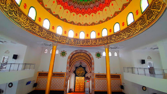 Masjid Agung Awwal Fathul Mubien مسجد