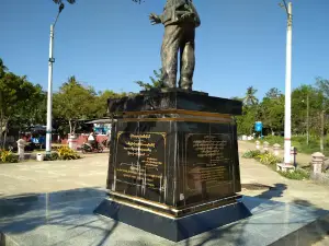 Bogyoke Statue NyayngDon