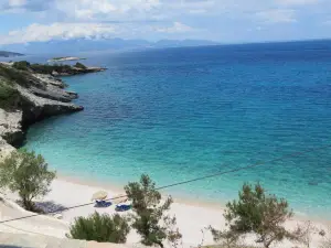 Makris Gialos Beach