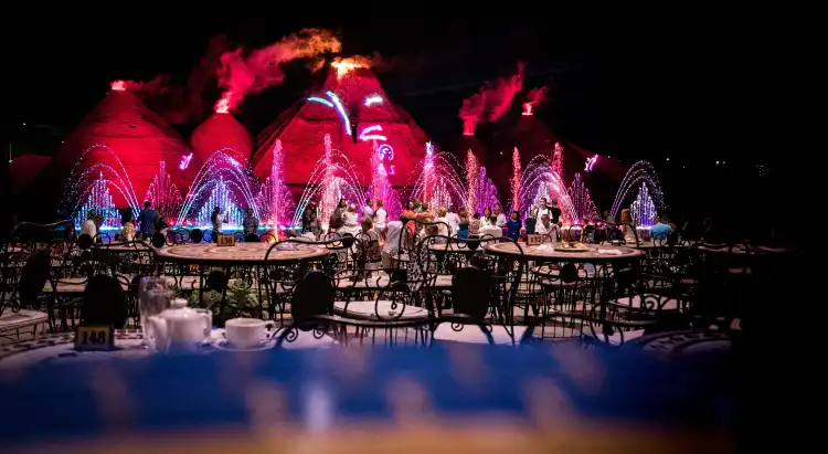 Hotels near Magic Dancing Waters Live Show