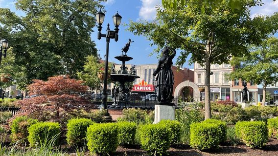 Fountain Square Park