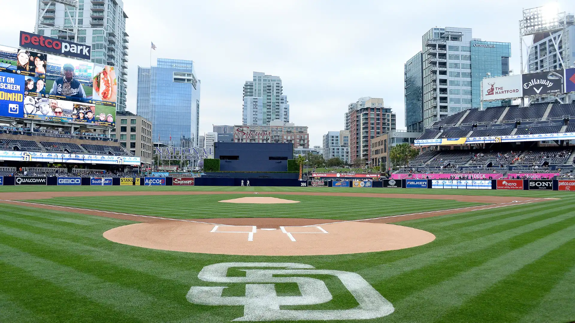 Hotels near Petco Park