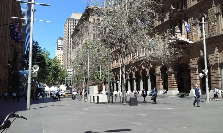Hotels near Cenotaph