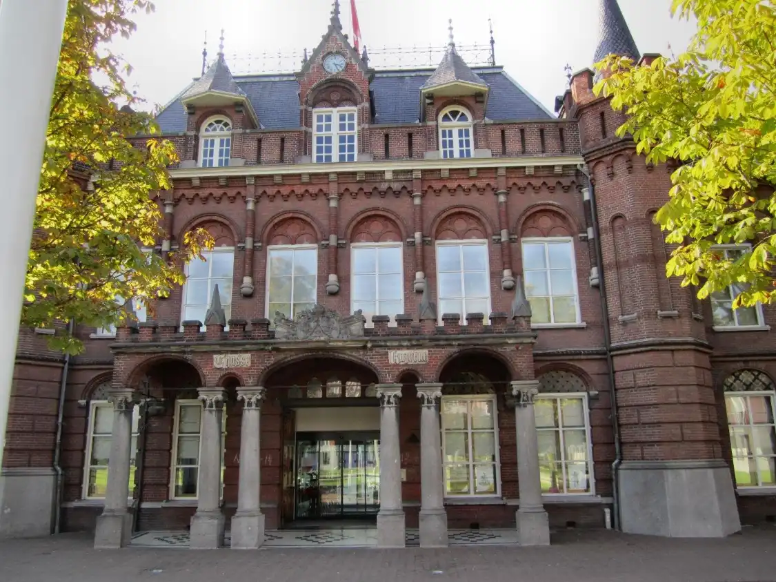 Hotels near Breda's Museum