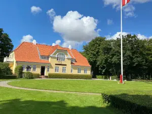 Jenle Nanna Og Jeppe Aakjaers Kunstnerhjem