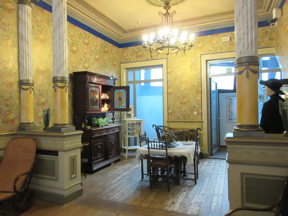Hotels near Belle Epoque Centrum
