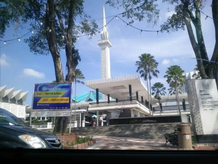 Hotels in Sering
