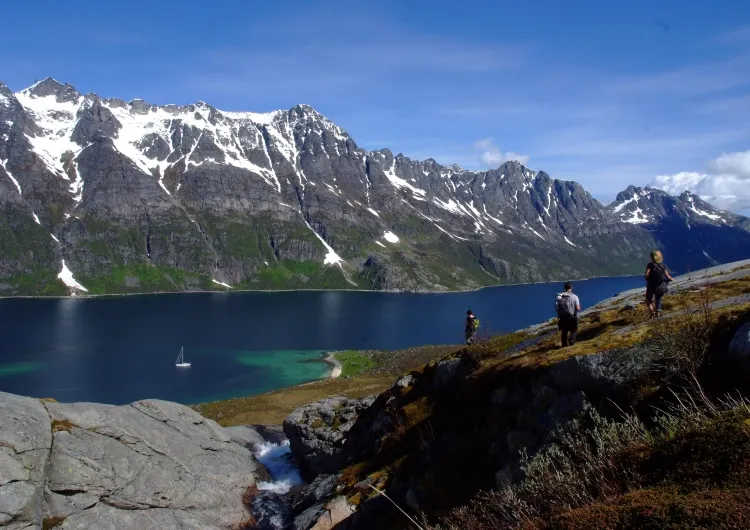 【索瑪若伊天氣】2026索瑪若伊氣溫指南,最佳旅遊季節與穿衣搭配建議