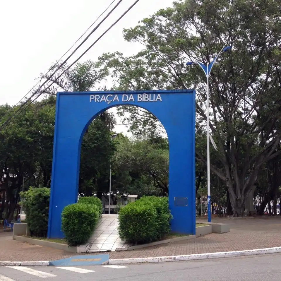 Hotel in zona Praça da Bíblia