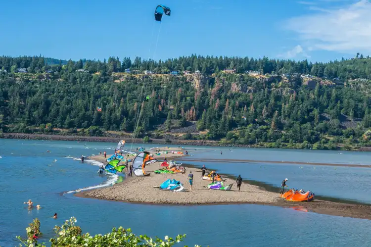 Hotels near Hood River Event Site