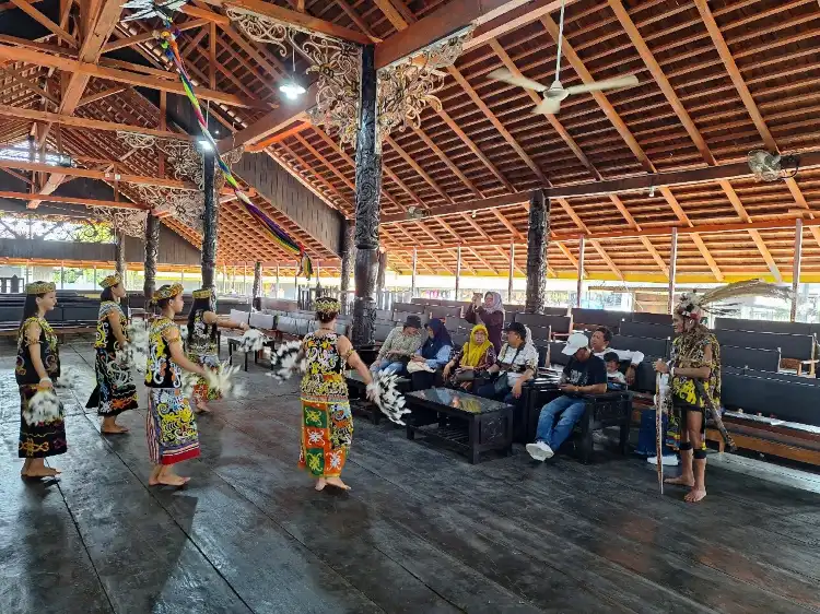 Hotel di Sungai Siring