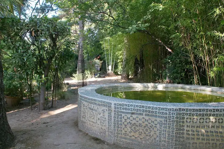 Hotels in Eguilles