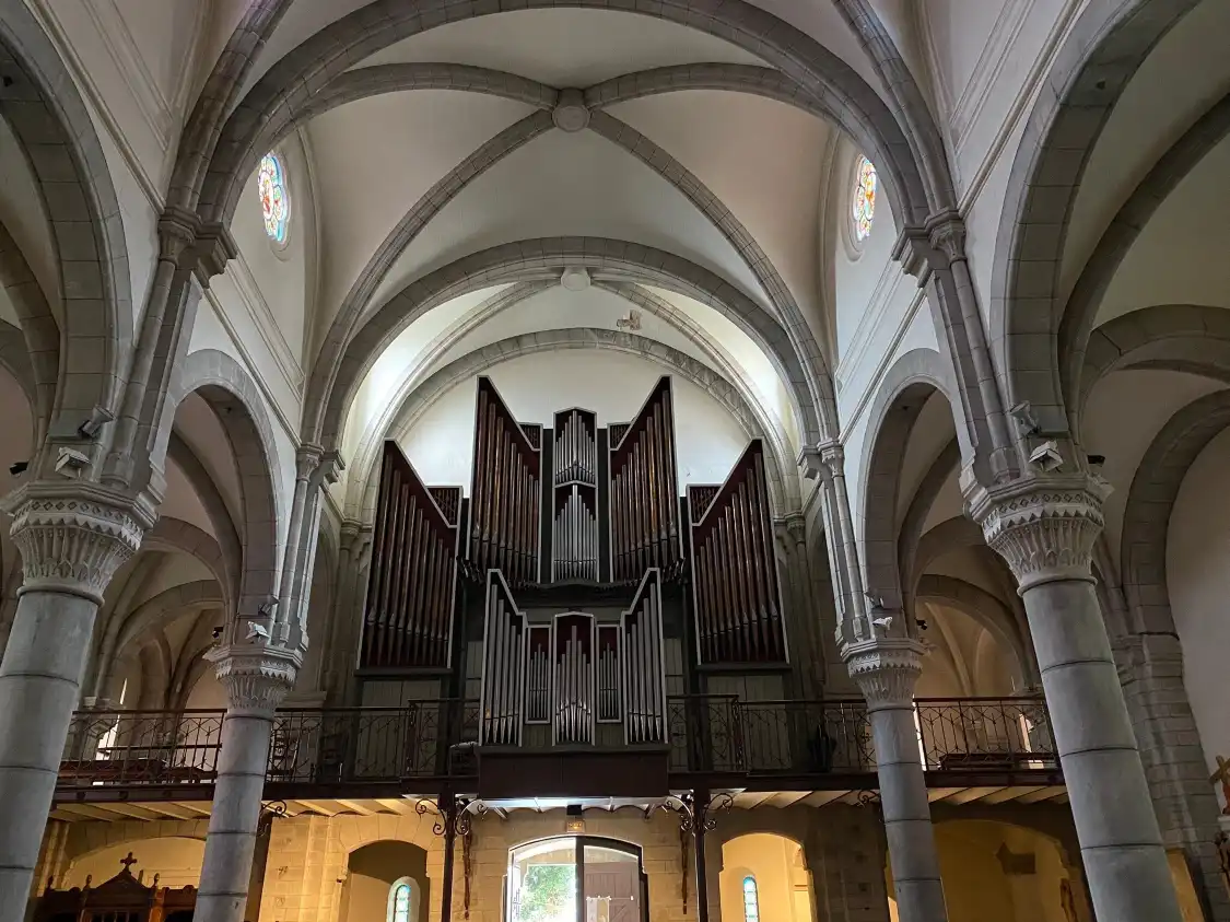 Hotels near Eglise Saint-Charles.