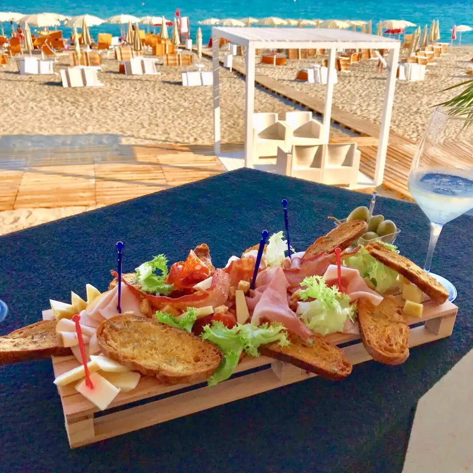 4_Mapapi Beach