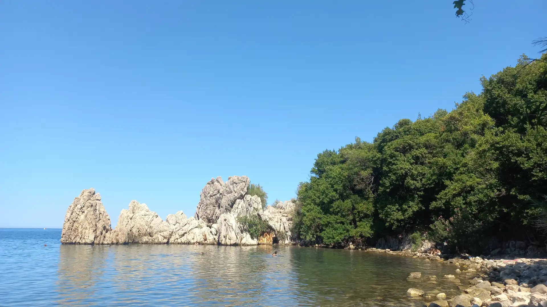 Hotels near Olimpos Beach