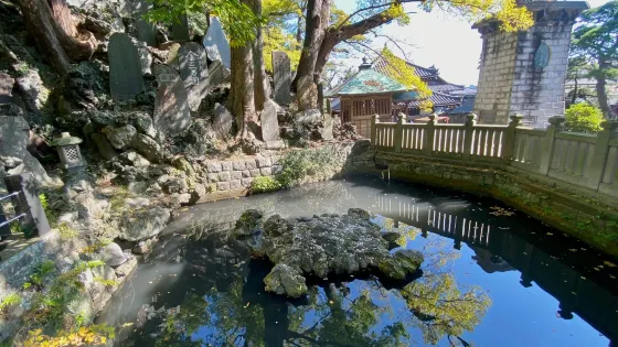 Niomon Gate
