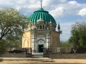 Baba Shah Zain Shrine ( Syed Zain Ulabideen Sani )