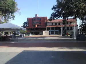 Piar Square