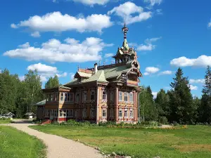 Wooden tower in Ostashevo