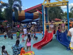 Luna Pool Party Aqua Park