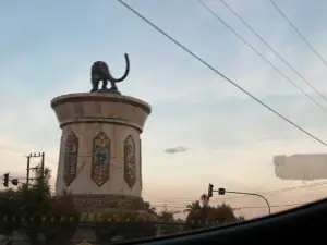 Simpang Raya Barong Tongkok