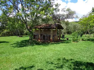 CAMPING E CHALÉS MURO DE PEDRA