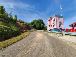 Puncak Surga Teluk Jaya