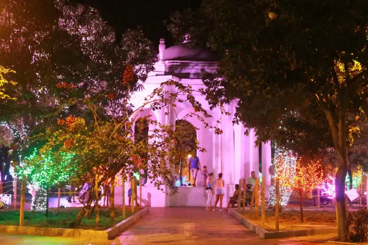 Hotels near Parque de Los Novios