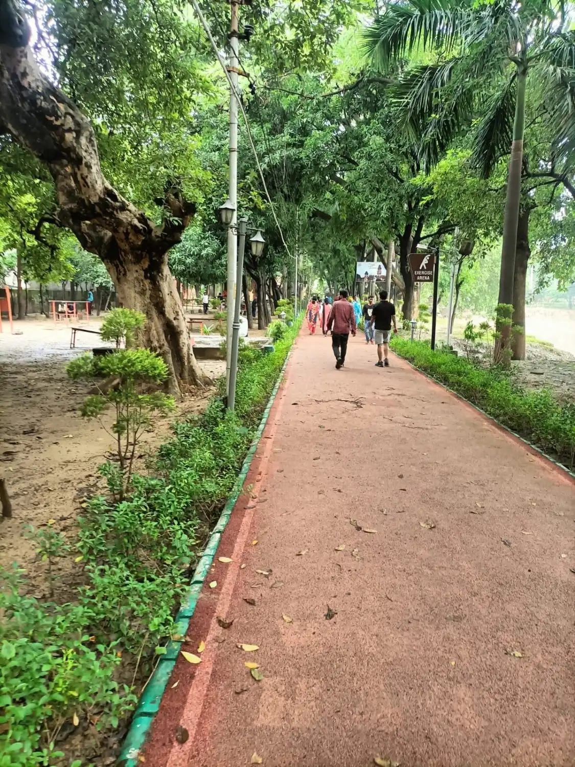 Các khách sạn gần Moti Jheel