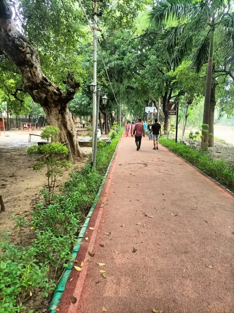 Hotels near Moti Jheel