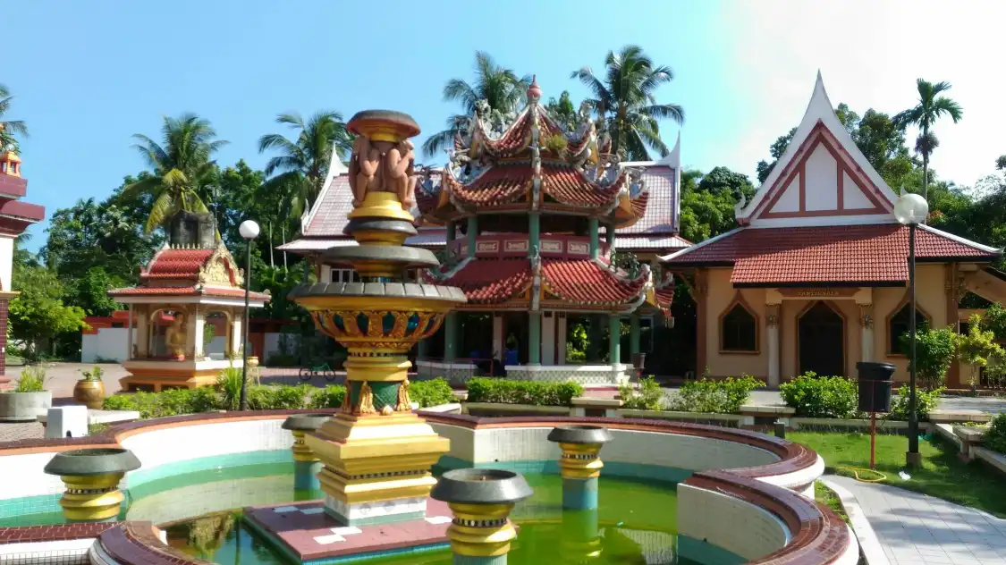 Hotels near Wat Machimmaram (Big Sitting Buddha)