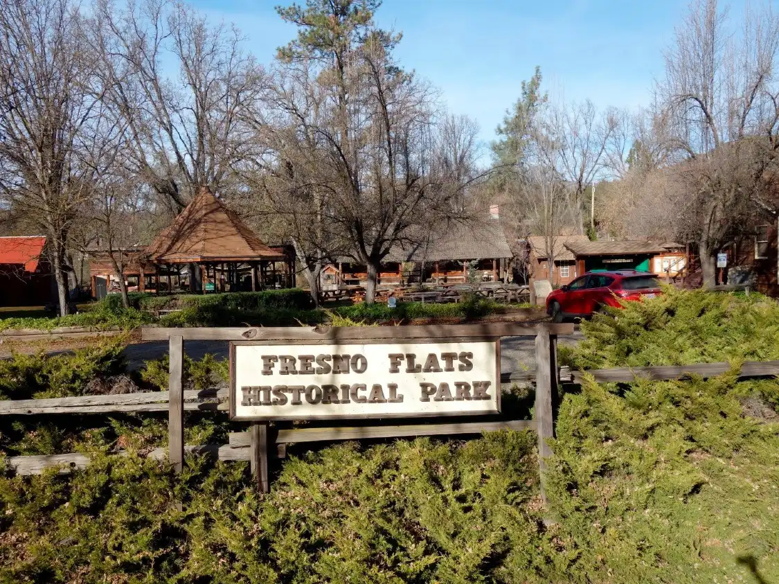 Hotels near Fresno Flats Historical Village & Park