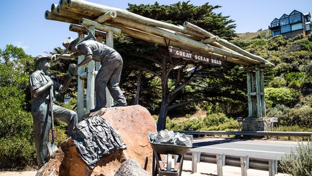 Memorial Arch at Eastern View