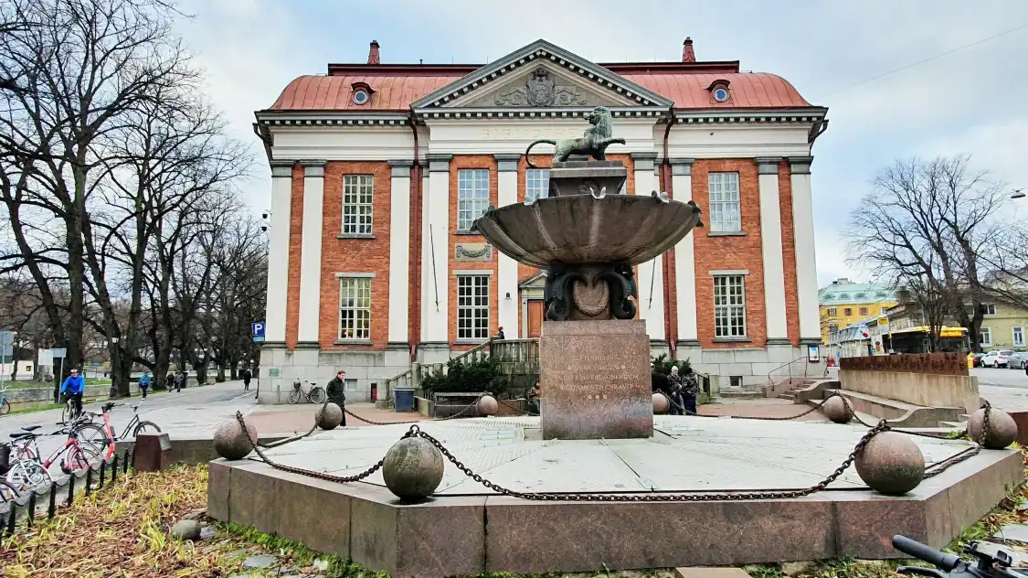 Hotels near Lion Fountain