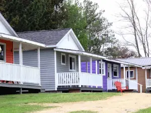 Jeff's Hideaway Campground & Cottages