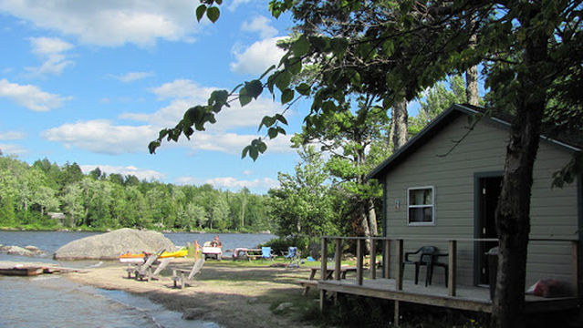 Cowgers' Lakefront Cabins