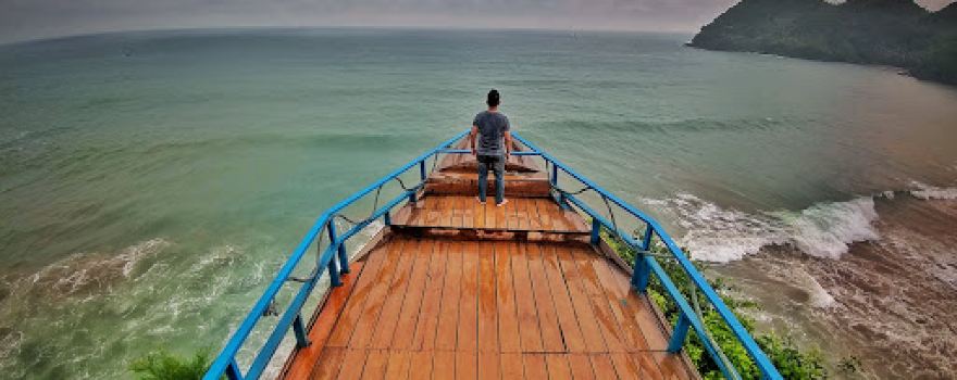 Pantai Watu Bale Kebumen