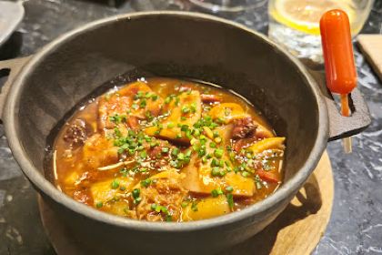 LA TASQUERÍA AND JAVI ESTÉVEZ