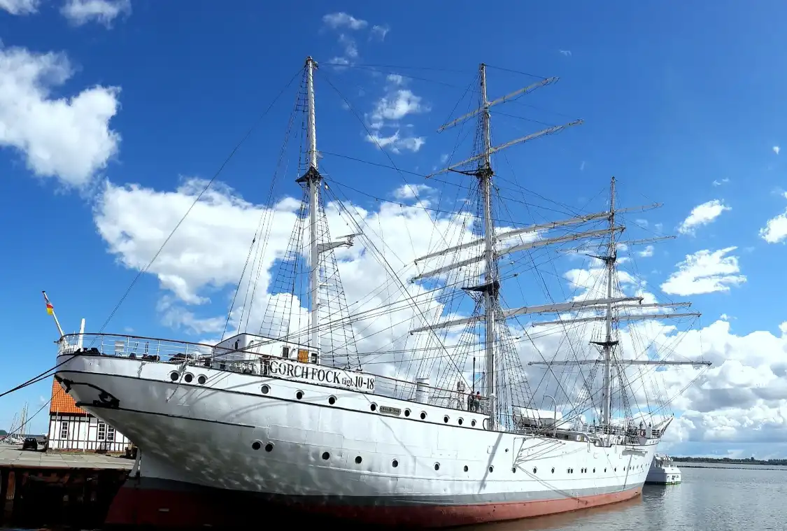Hotels near Gorch Fock I