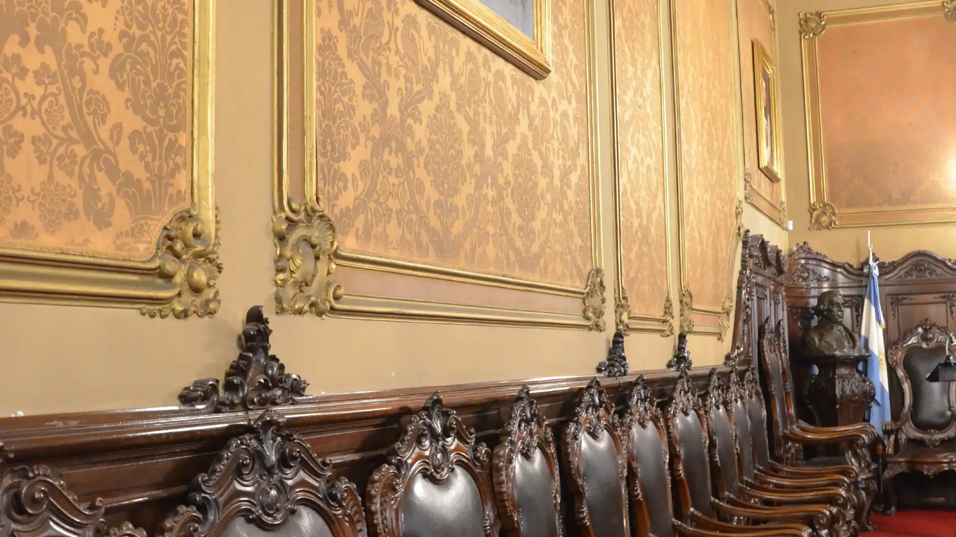 鄰近耶穌會廣場的酒店