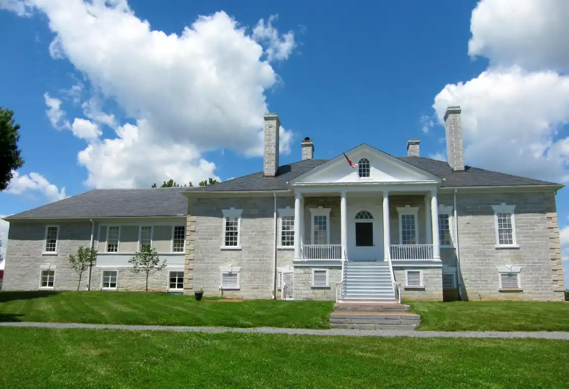 Hotels near Belle Grove Plantation