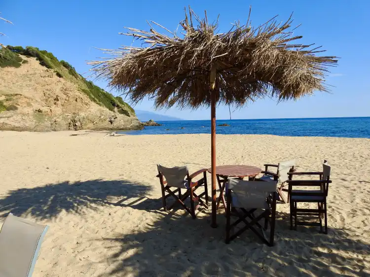 Hotels near Megalos Aselinos Beach