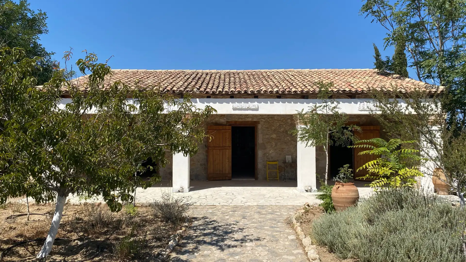 Hotels near Hippocrates Garden Cultural Center