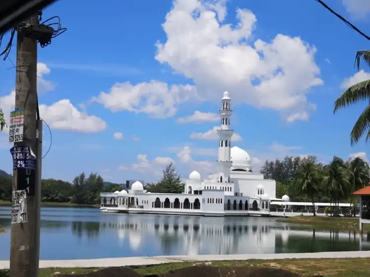 Hotels in Kuala Ibai