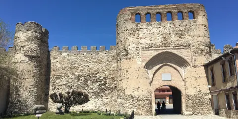 Puerta de la Villa y Murallas de Coca