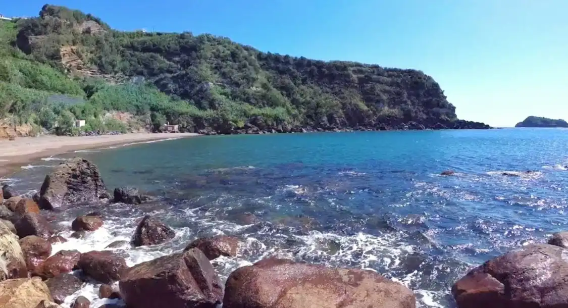 Hotels near Praia da pedreira